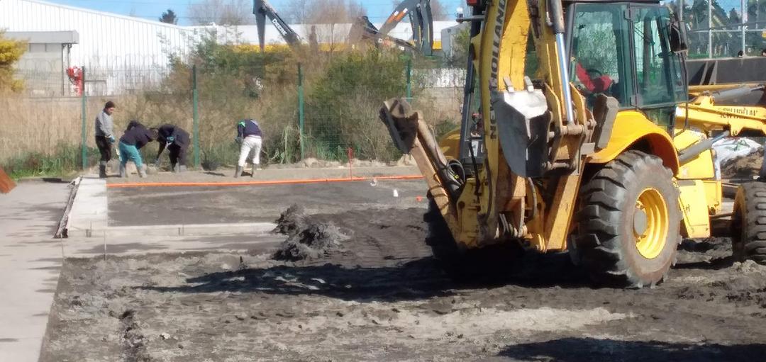 Claves en la preparación de terrenos para pavimentos industriales duraderos